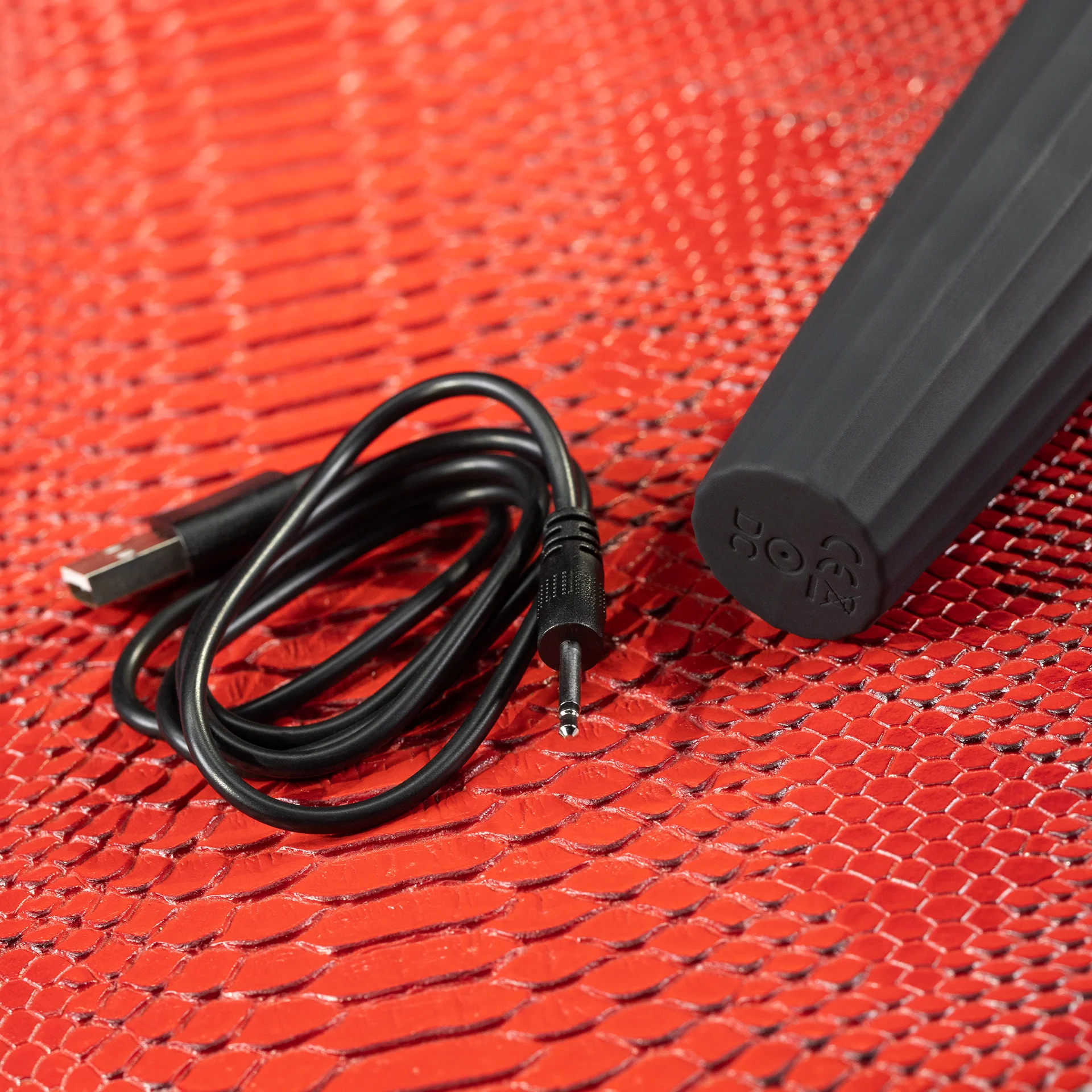 Black Magic Vibrator By Kink - Image 8